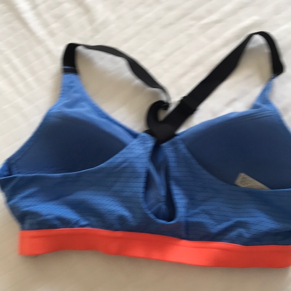 Victoria’s Secret sports bra - Picture 2 of 3